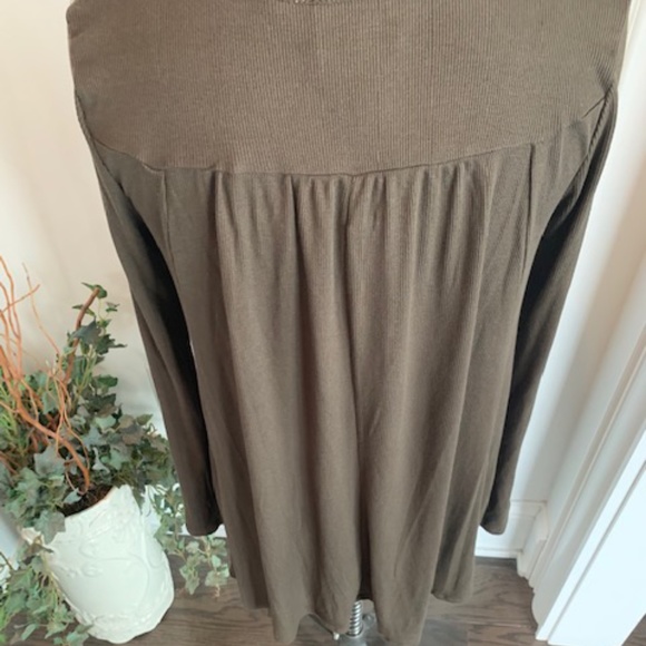 "For the Republic" NWT Women's Scoop neck Knit Top - Picture 9 of 14